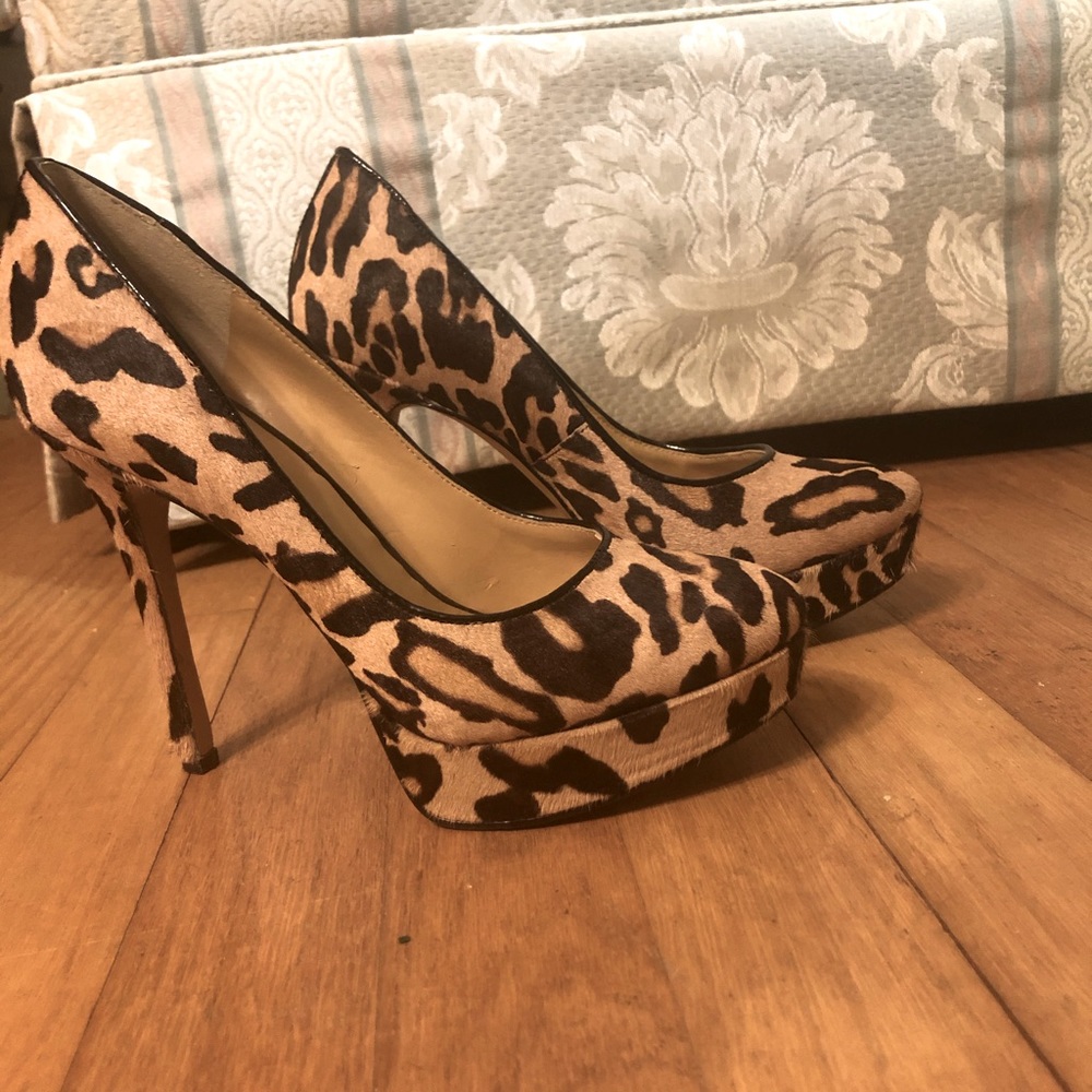 nine west leopard print heels sz. 5.5. 4 in. heel